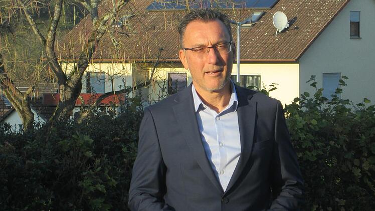 Thomas Hack strebt seine vierte Amtszeit als Bürgermeister in Aura an. Winfried Ehling