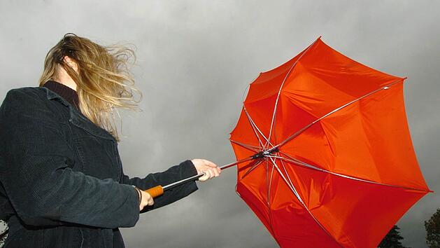 Der Wetterdienst warnt vor Sturmb&ouml;en.