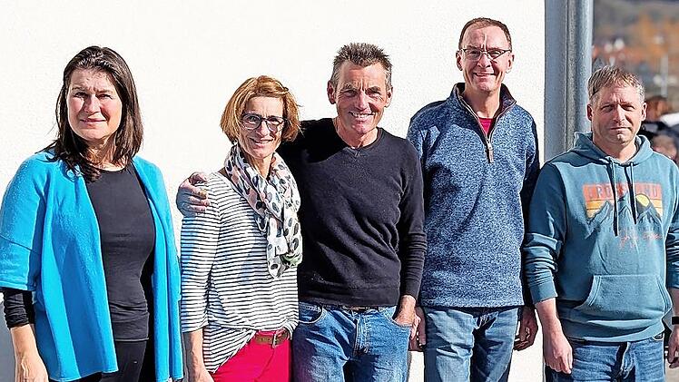 B&uuml;rgermeisterin Christiane Meyer (links), J&uuml;rgen P&ouml;hlmann mit seiner Frau Elisabeth, J&ouml;rg Prell und Thomas Redel (rechts).