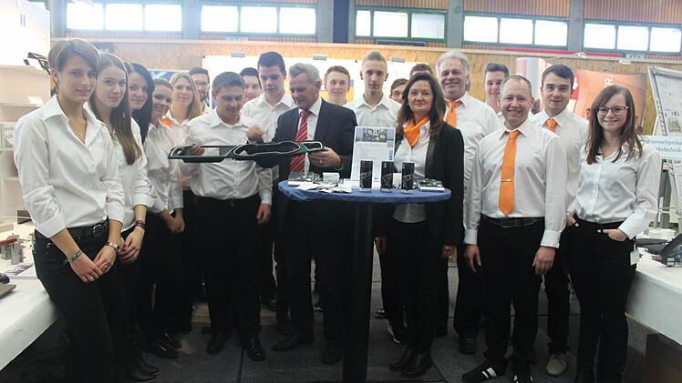 Am Stand von Dr. Schneider  Foto: Veronika Schadeck