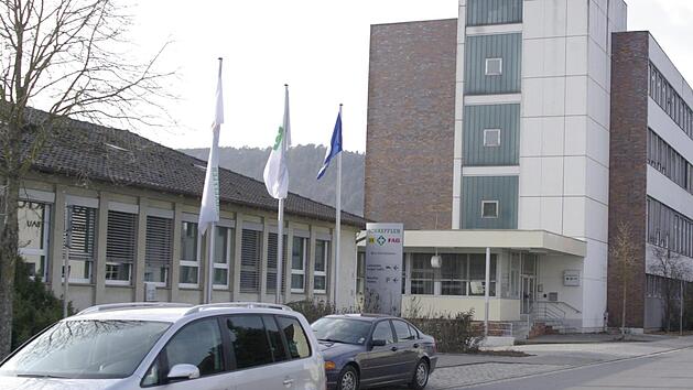 Was wird mit der Immobilie, wenn sich die Tore bei der Schaeffler AG schlie&szlig;en? Ein Angebot liegt offenbar bereits vor.  Fotos: Winfried Ehling