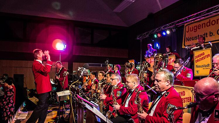 Impressionen vom Galakonzert des Jugendorchesters Neustadt in der Mehrzweckhalle Heubischer Straße.Foto: Jochen Berger