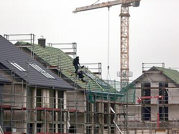 Viele Branchen bieten noch Ausbildungsplätze; die meisten Azubis fehlen im Baugewerbe.  Symbolfoto: Oliver Berg/dpa