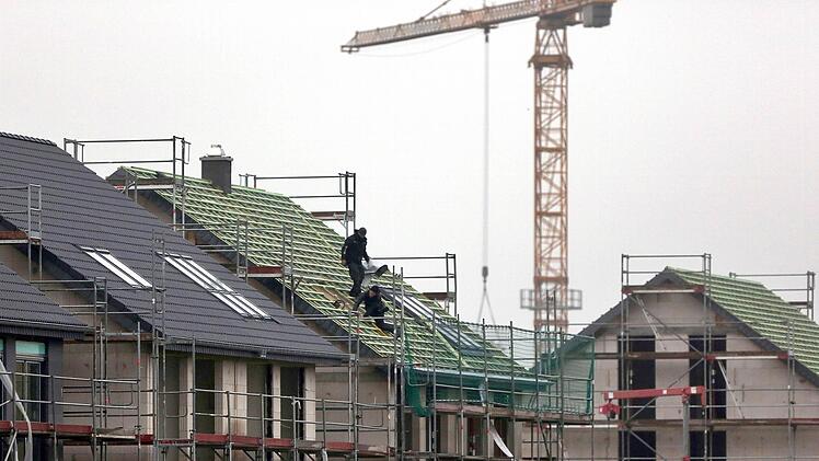 Viele Branchen bieten noch Ausbildungsplätze; die meisten Azubis fehlen im Baugewerbe.  Symbolfoto: Oliver Berg/dpa