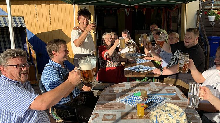 Party-Garage statt Stadel: Schon im vergangenen Jahr feierte Familie Richter ihr ganz privates Bierfest. Foto: Archiv/Sonny Adam