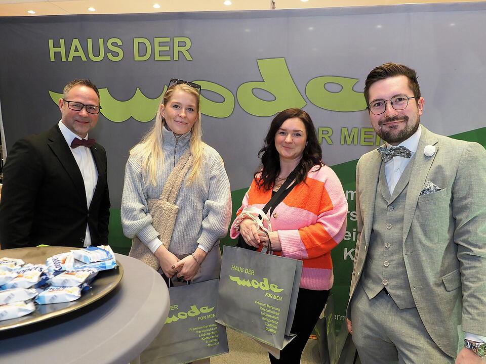 Inkl. Braut- und Festmodenschauen.