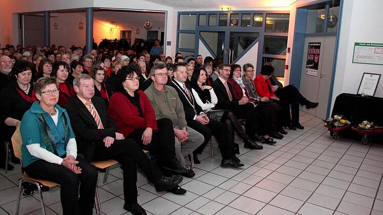 Blick auf die Reihe der Ehrengäste und zu Ehrenden