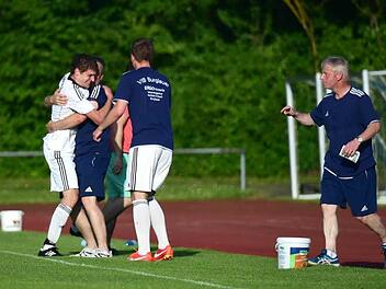 Trainer Uli Glöggler (rechts) verlässt den Fußball-Kreisligisten VfB Burglauer zum Saisonende.  Foto: Anand Anders