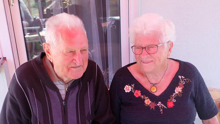 Ernst und Dorothea Schlegelmilch freuen sich, dass sie ihre Gnadenhochzeit feiern k&ouml;nnen. Foto: Philipp Bauernschubert