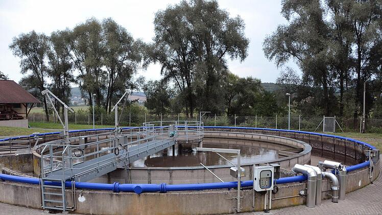 Die Kläranlage des  Abwasserzweckverband Aschach-Saale bei Großenbrach. Archivfoto: Peter Rauch