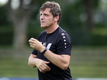 Trainer Michael Hutzler hat seinen Vertrag beim FC Eintracht Bamberg um zwei Jahre bis Juni 2020 verl&auml;ngert. Archiv