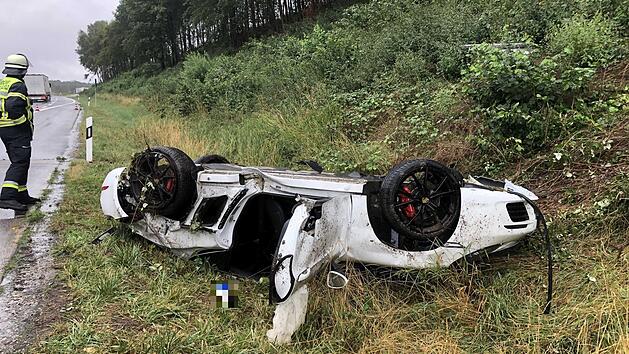 Am Mittwochabend hat sich ein schwerer Unfall auf der Autobahn in Oberfranken ereignet. Foto: Merzbach/News5/