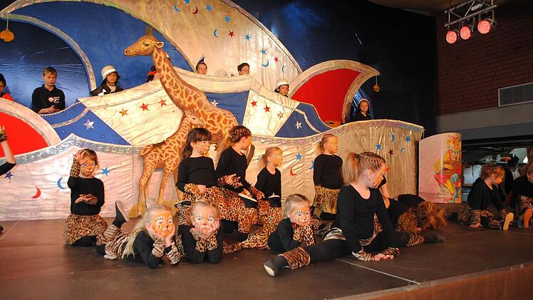 Die jüngste Riedenberger Tanzgruppe begeisterte als kleine Löwenkinder. Foto: Evelyn Schneider
