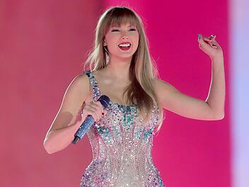 Zeigt der US-Superstar zu selektiv politische Haltung? Laut einigen Stimmen in der ARD-Doku "The Taylor Swift Years" ist das so.