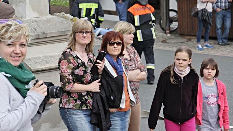 Zahlreiche Zuschauer verfolgten gespannt die Schauübung. Foto: Helmut Will