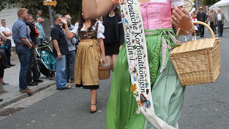 Korbstadtkönigin Carolin verabschiedet sich bald aus ihrem Amt.
