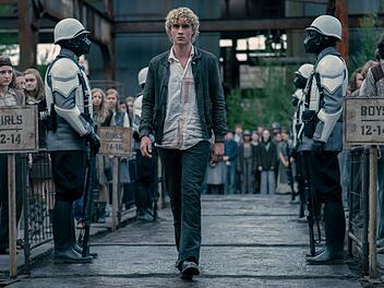 "Die Tribute von Panem - Sunrise On The Reaping" kreist um den jungen Haymitch Abernathy (Joseph Zada), der bei den 50. Hungerspielen um sein Leben k&auml;mpfen muss.