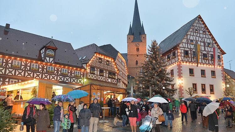 Markt vor herrlicher Fachwerkkulisse