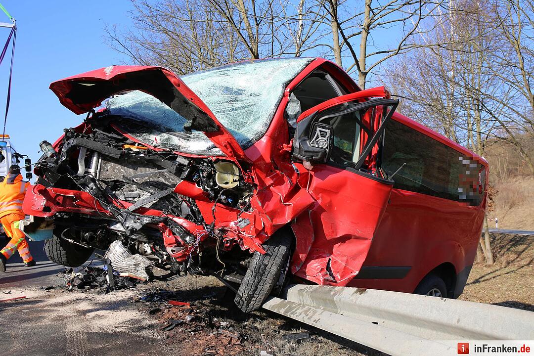Schwerer Unfall in Kulmbach: Zwei Menschen sterben, ein Mensch wird schwer verletzt