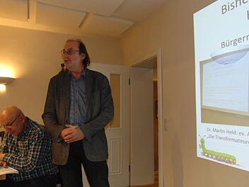 Johannes Mohr stellt die ökologische Kreisentwicklung vor. Foto: Petra Malbrich