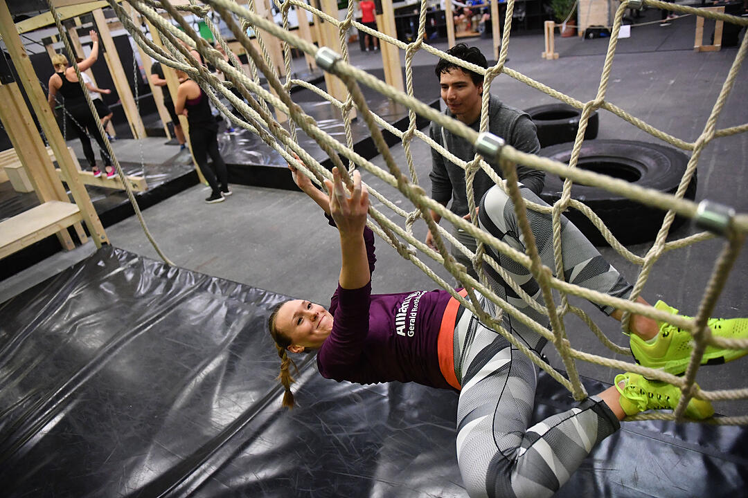 Franken-Ninjas - Drei Sportler aus der Region testen die Hindernis-Sporthalle "Warriors Luck" in Erlangen