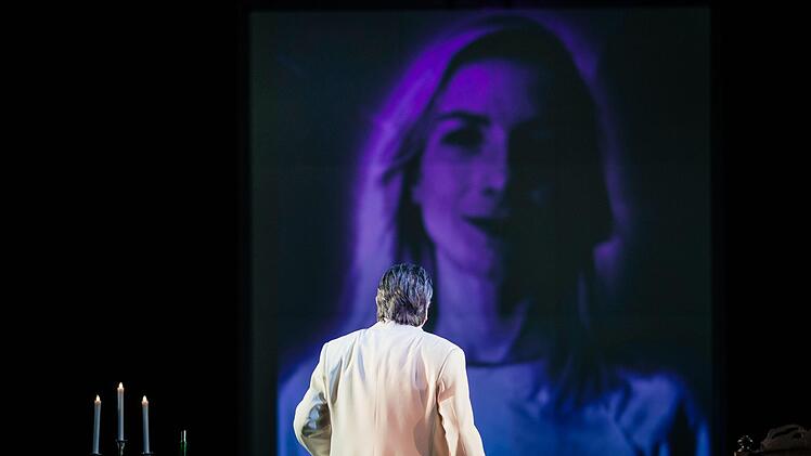 "Masse Mensch Macht": Stephan Kaluzas Schauspiel "30 Keller" feierte Premiere am Landestheater Coburg.Foto: Sebastian Buff