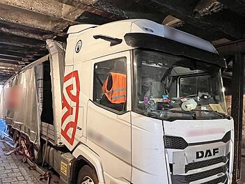 F&uuml;r den Lkw ist es keinen Zentimeter weiter gegangen.