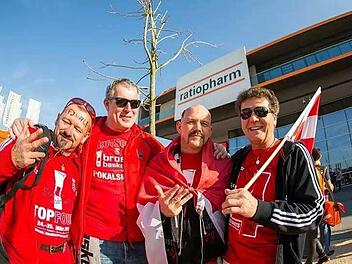 Rudi G&uuml;tlein, Norbert Kupfer, Manfred G&uuml;tlein und Reinhold Schulz von der Fangemeinschaft "Zwiebelk&ouml;rbe" Foto: Privat