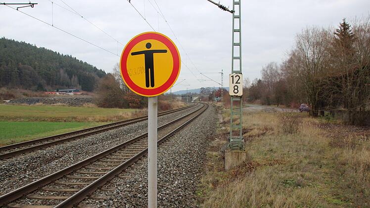 Hier geht es für Fußgänger nicht weiter. Foto: Andreas Schmitt