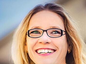 Anja Falkowski steht Frauen bei Fragen und Herausforderungen im Berufskontext mit Rat und Tat zur Seite.