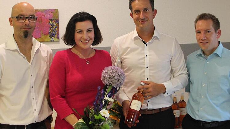 Dorothee Bär gratulierte den drei Vorständen zum Jubiläum, von links: Georg Schätzlein, Sebastian Schübert und Ralf Grieshaber.  Foto: ks
