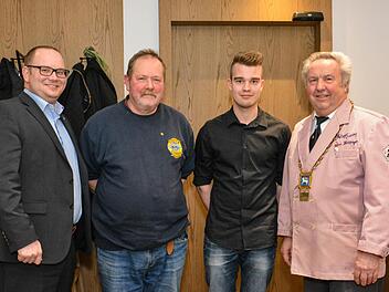 Auf dem Bild sind von links Lars Bubnick, Heinz-G&uuml;nter Schlereth, Johannes Dinkel und Robert Schmitt. Bj&ouml;rn Hein