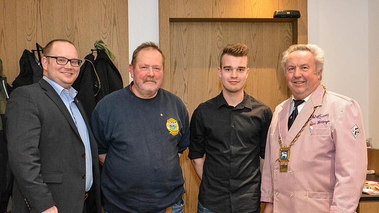 Auf dem Bild sind von links Lars Bubnick, Heinz-G&uuml;nter Schlereth, Johannes Dinkel und Robert Schmitt. Bj&ouml;rn Hein