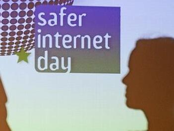 Am 11. Februar ist der "Safer Internet Day". Foto: Jens Kalaene, dpa
