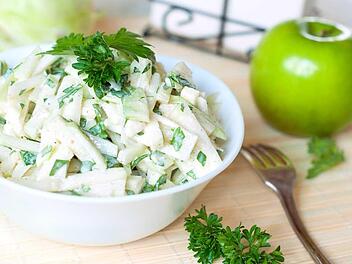 apfel-kohlrabi-salat.jpg