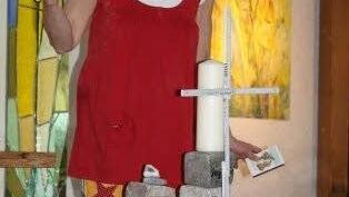 Sie baut an der Kirche. Foto: privat