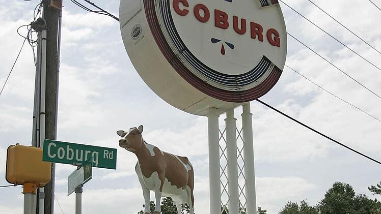 Die Werbeanlage an der Coburg Road markiert den früheren Firmenstandort.  Foto: The Post and Courier