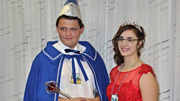 "Abgedankt", das bisherige Prinzenpaar von Rentweinsdorf, Christina I und Maximillian I. Foto Helmut Will