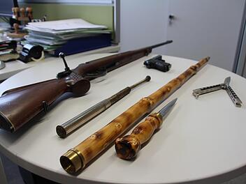 19 Waffen sind zur Halbzeit der aktuellen Waffenamnesie im Landratsamt Forchheim abgegeben worden. Foto: Franziska Rieger