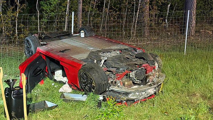 Sportwagen überschlägt sich bei Unfall auf A3 im Kreis Erlangen-Höchstadt