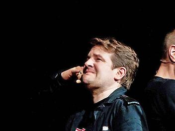 Komödiantisches Talent bewiesen: Michael Kobr (links) und Volker Klüpfel ernten bei ihrem Coburg-Gastspiel reichlich Beifall. Fotos: Jochen Berger