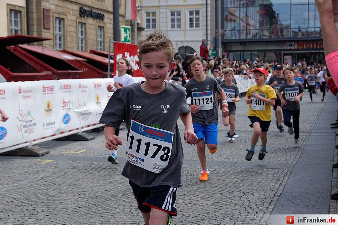 Weltkulturerbelauf 2017 in Bamberg: Der Zieleinlauf am Maxplatz