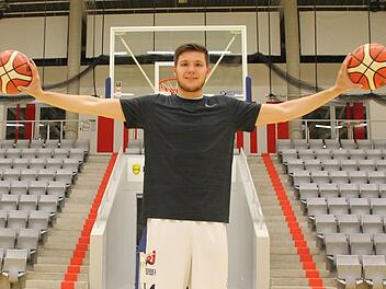 Max von der Wippel beim Trainingsauftakt des BBC Coburg  Foto: Maximilian Glas