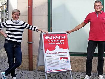 AG-Vorsitzender Dietrich Denzner und seine Stellvertreterin Michaela Weiss wollen die stationären Stärken mit den Vorteilen der Online-Welt verbinden, um den lokalen Handel fit für die Zukunft zu machen.  Foto: Heike Schülein