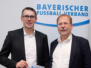 Bezirksvorsitzender Jürgen Pfau (links) und Präsident Rainer Koch hoffen auf einen zeitnahen Re-Start der Fußballsaison. BFV