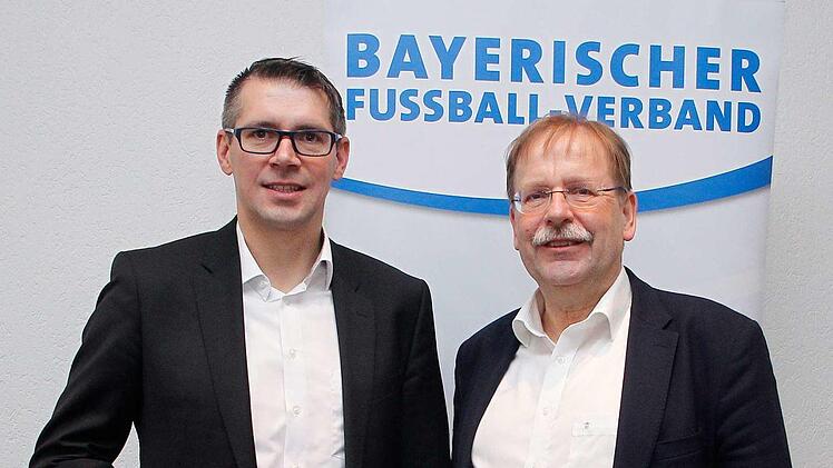 Bezirksvorsitzender Jürgen Pfau (links) und Präsident Rainer Koch hoffen auf einen zeitnahen Re-Start der Fußballsaison. BFV