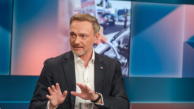 Christian Lindner hat bei "Hart aber fair" &uuml;ber eine m&ouml;gliche R&uuml;ckkehr in die Politik gesprochen.