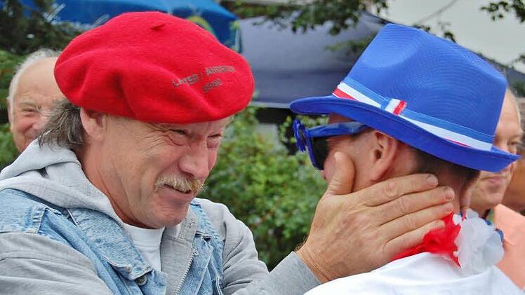 Große Wiedersehensfreude nach zwei Jahren.  Fotos: Sigismund von Dobschütz