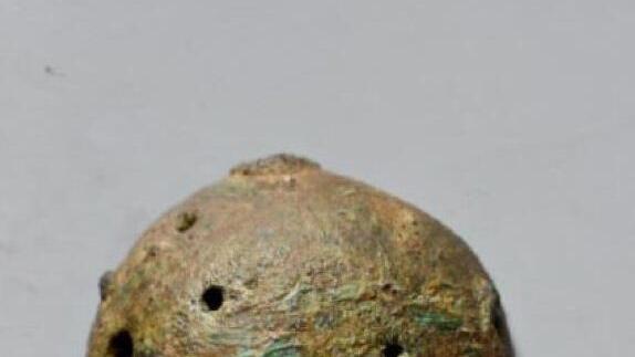 Eine mittelalterliche Wärmekugel oder sogenannter "Bisamapfel" Foto: Grabungsfirma ReVe