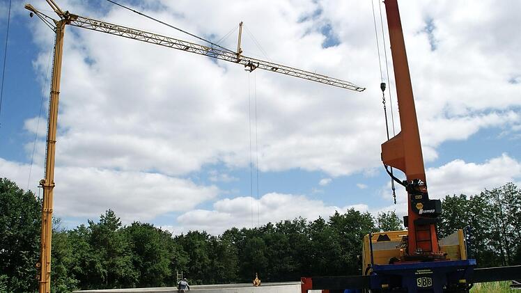 Die neuen Stahlbeton-Behälter in Prölsdorf sind fertig. Sie sind das Kernstück der zentralen Kläranlage für Rauhenebrach.  Foto: Sabine Weinbeer